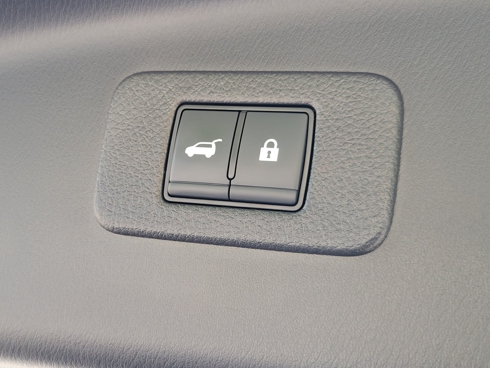 Used 2023 Nissan Armada SL w/ Captain's Chairs Package AWD/4WD image 34