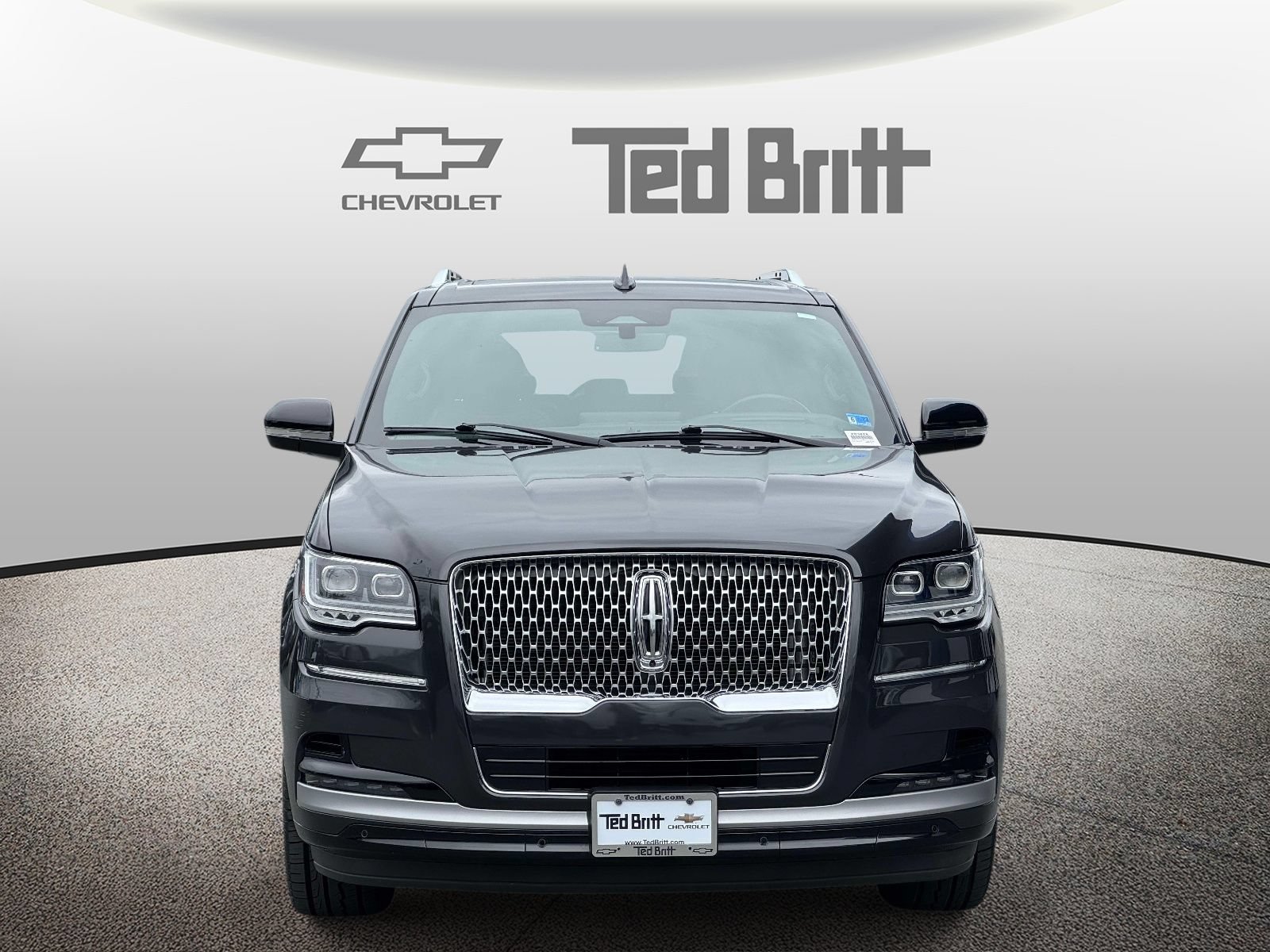 Used 2022 Lincoln Navigator Reserve AWD/4WD image 2