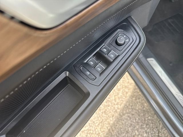 Used 2025 Volkswagen Atlas SE image 11