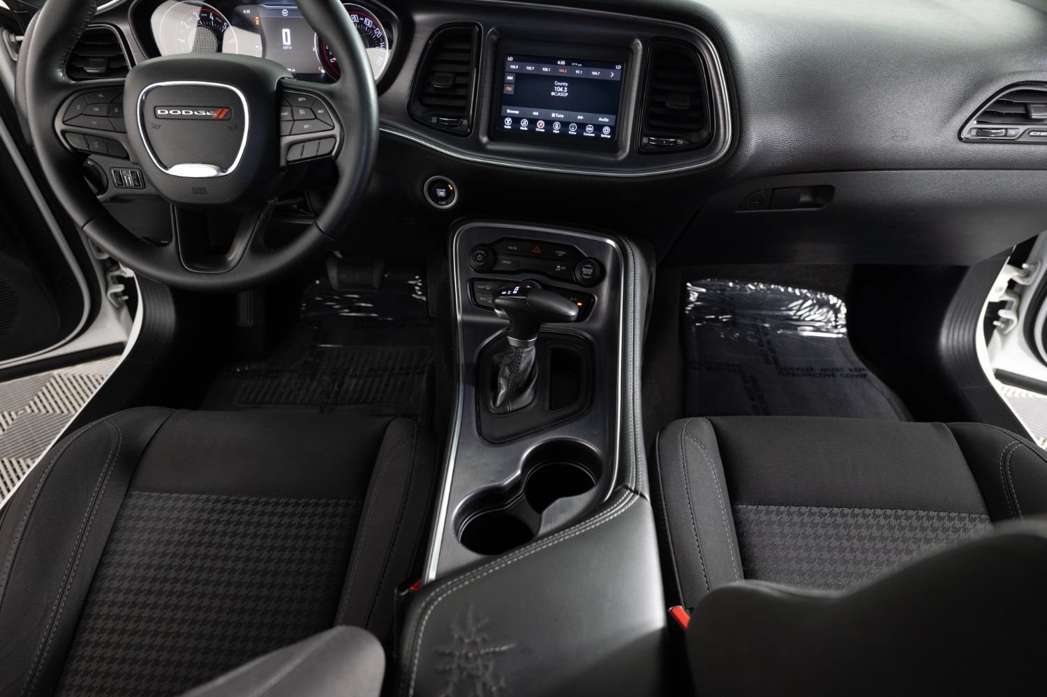 Used 2018 Dodge Challenger SXT RWD image 23