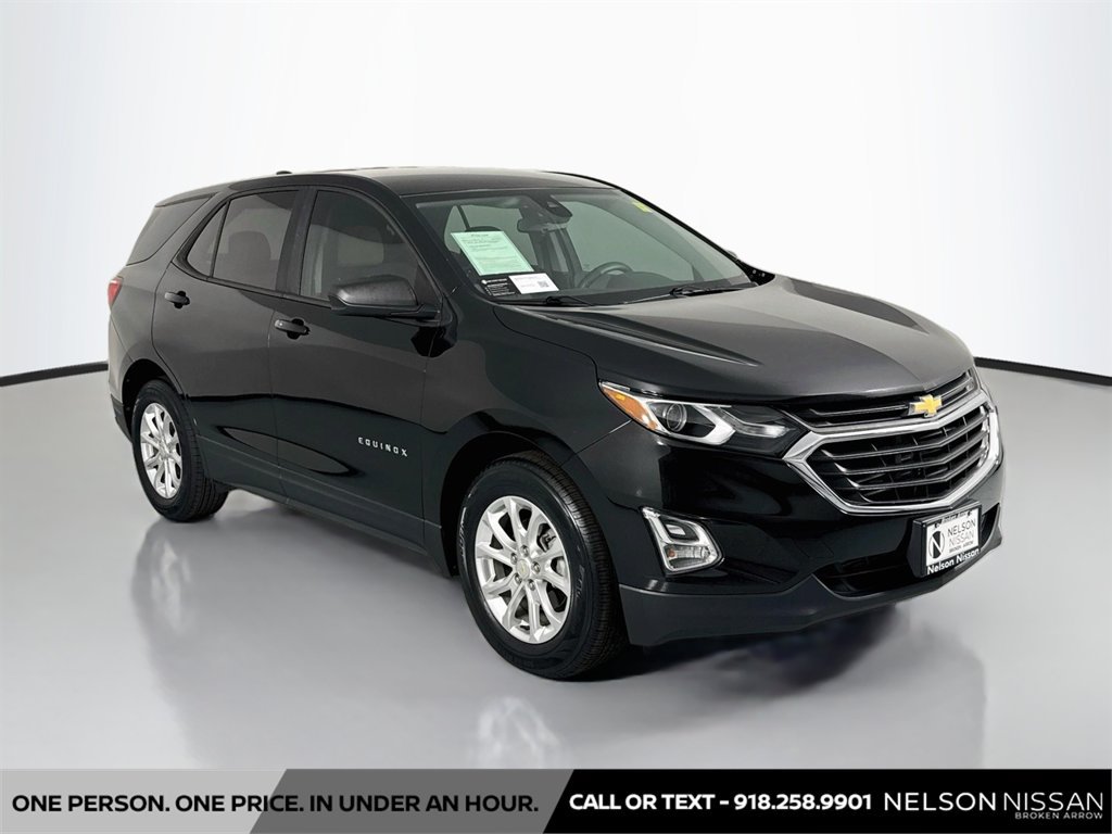 Used 2020 Chevrolet Equinox LS w/ LS Convenience Package FWD image 3