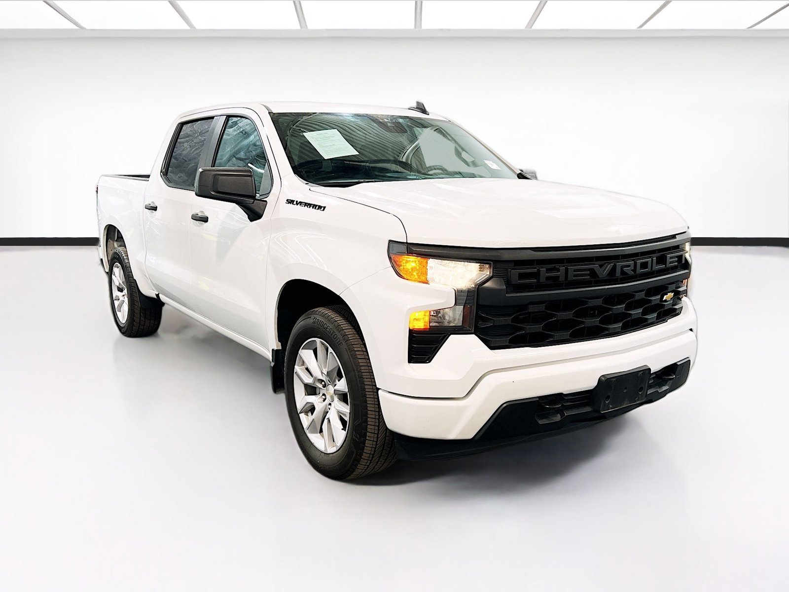 Used 2022 Chevrolet Silverado 1500 Custom w/ LPO, Dark Essentials Package RWD image 3