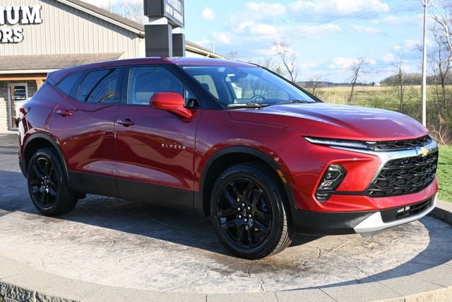 Used 2023 Chevrolet Blazer LT FWD image 3