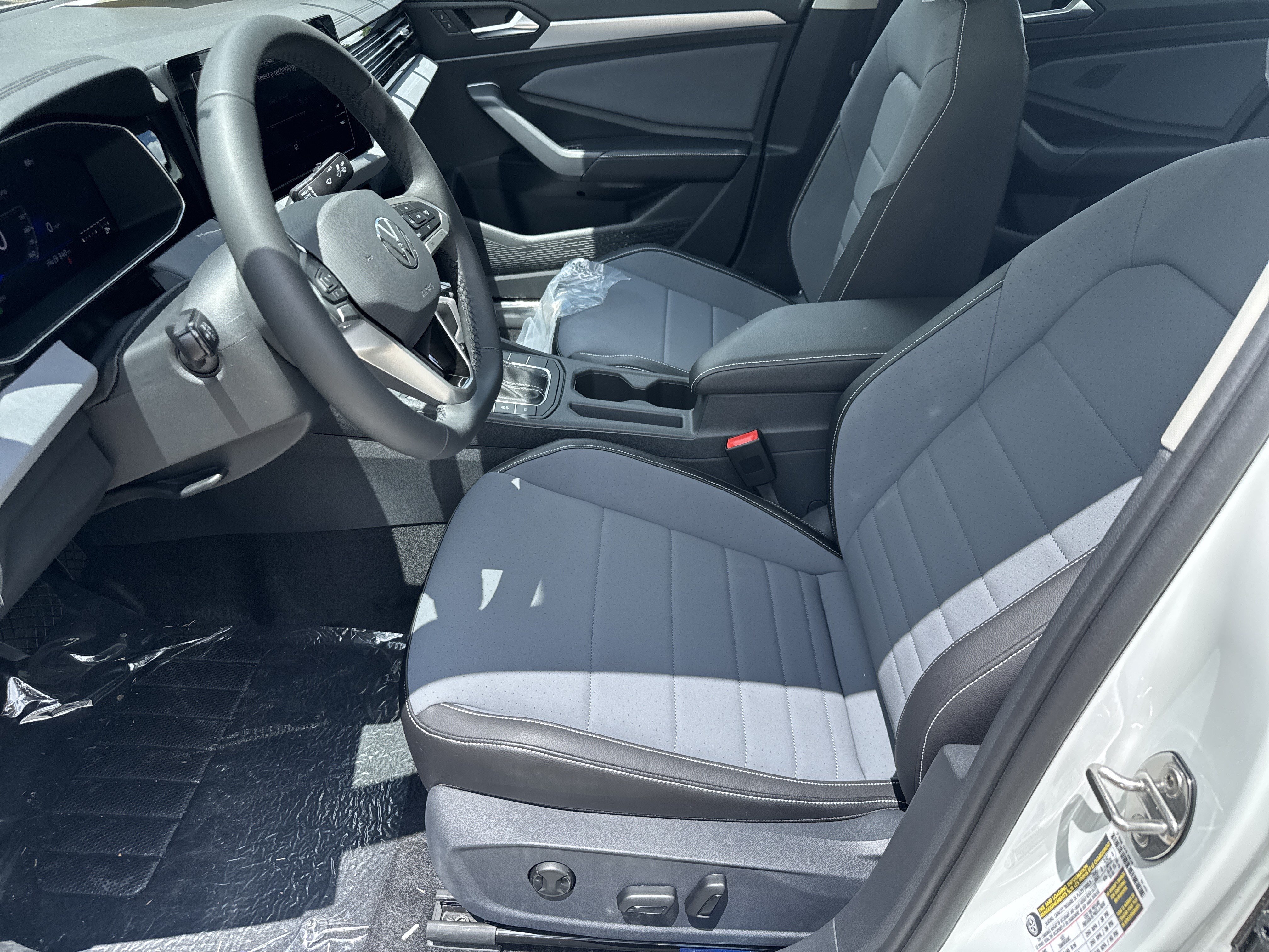 New 2026 Volkswagen Jetta SE FWD image 5