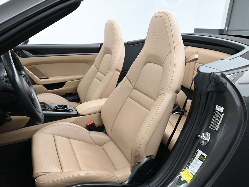 Used 2022 Porsche 911 Carrera S image 5