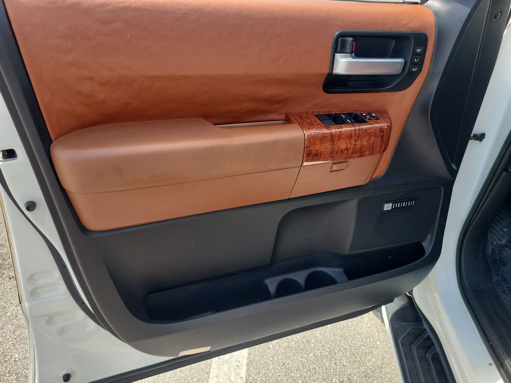 Used 2018 Toyota Sequoia Platinum AWD/4WD image 18
