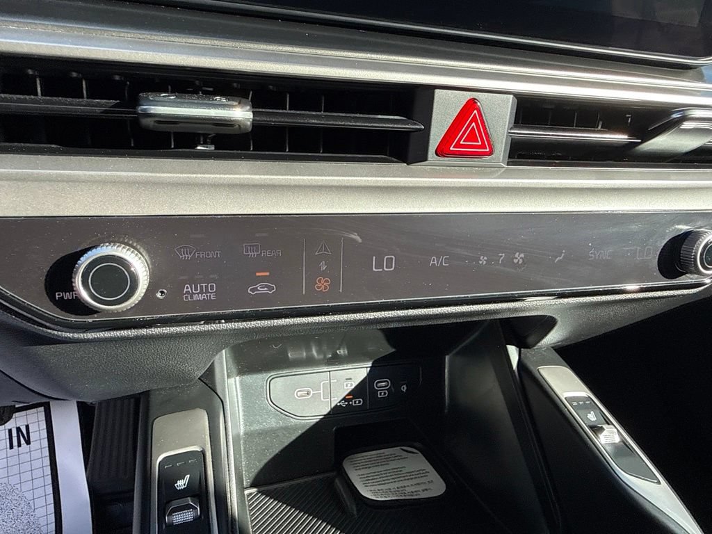 Certified 2026 Kia Sorento S AWD/4WD image 32