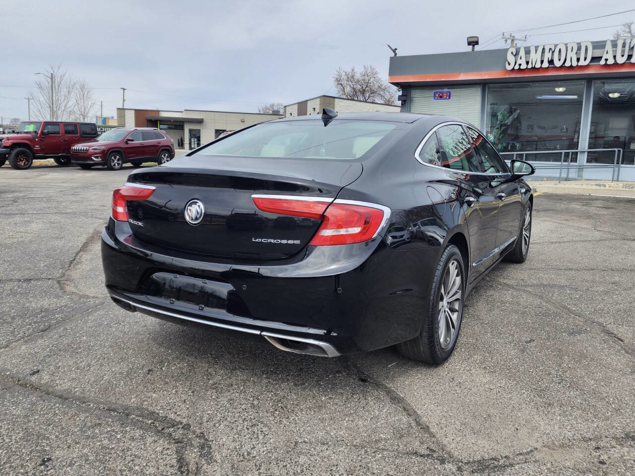 Used 2017 Buick LaCrosse Essence image 10