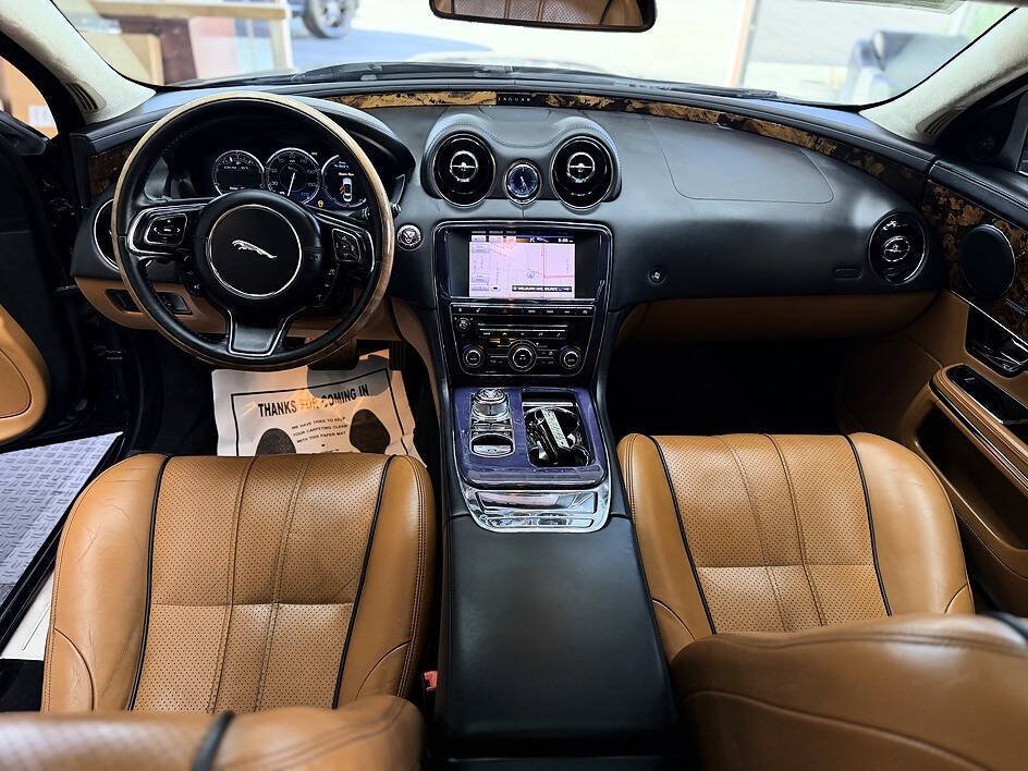 Used 2013 Jaguar XJ AWD image 5