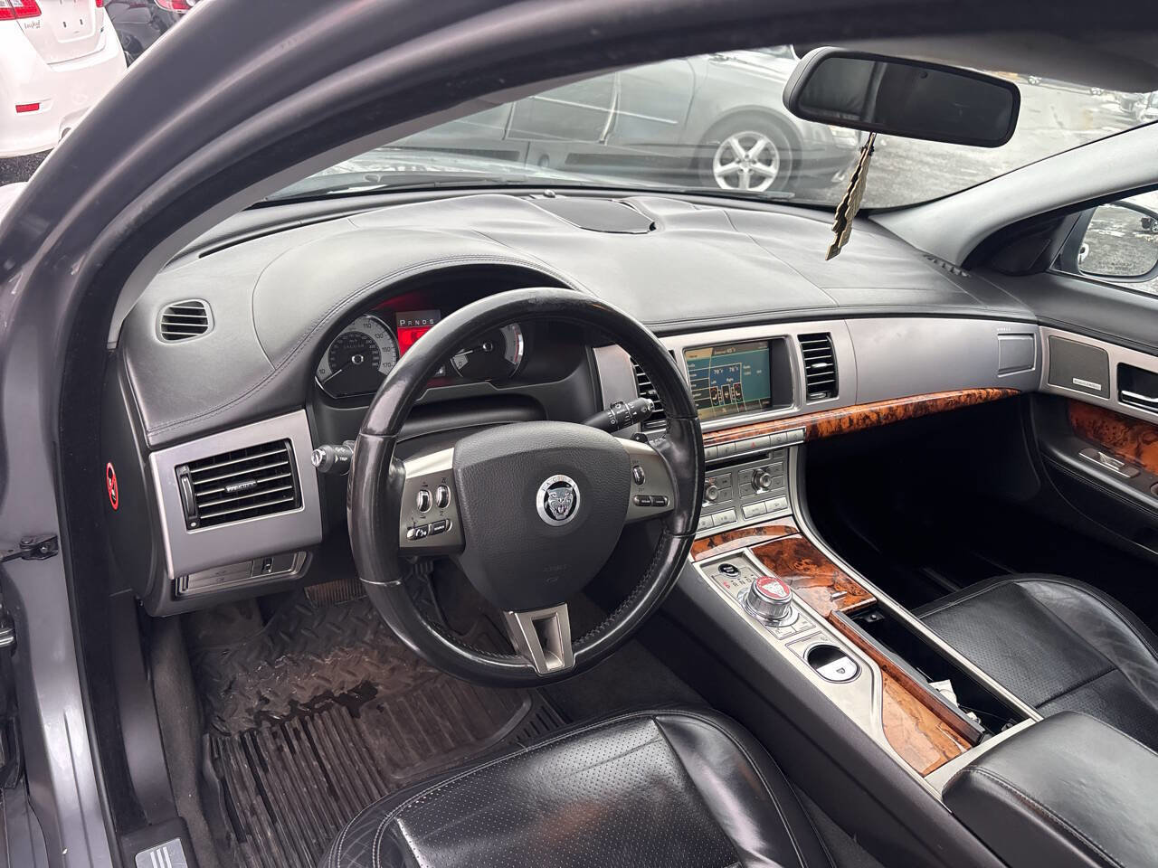 Used 2009 Jaguar XF Premium RWD image 15