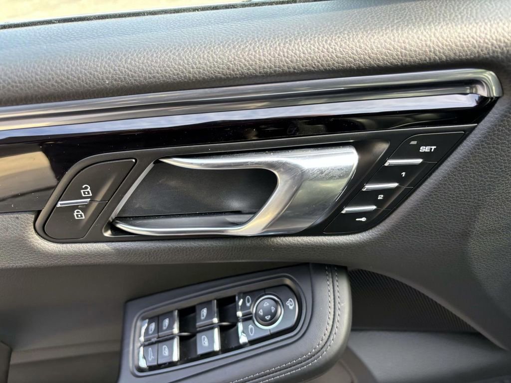 Used 2025 Porsche Macan Turbo image 24