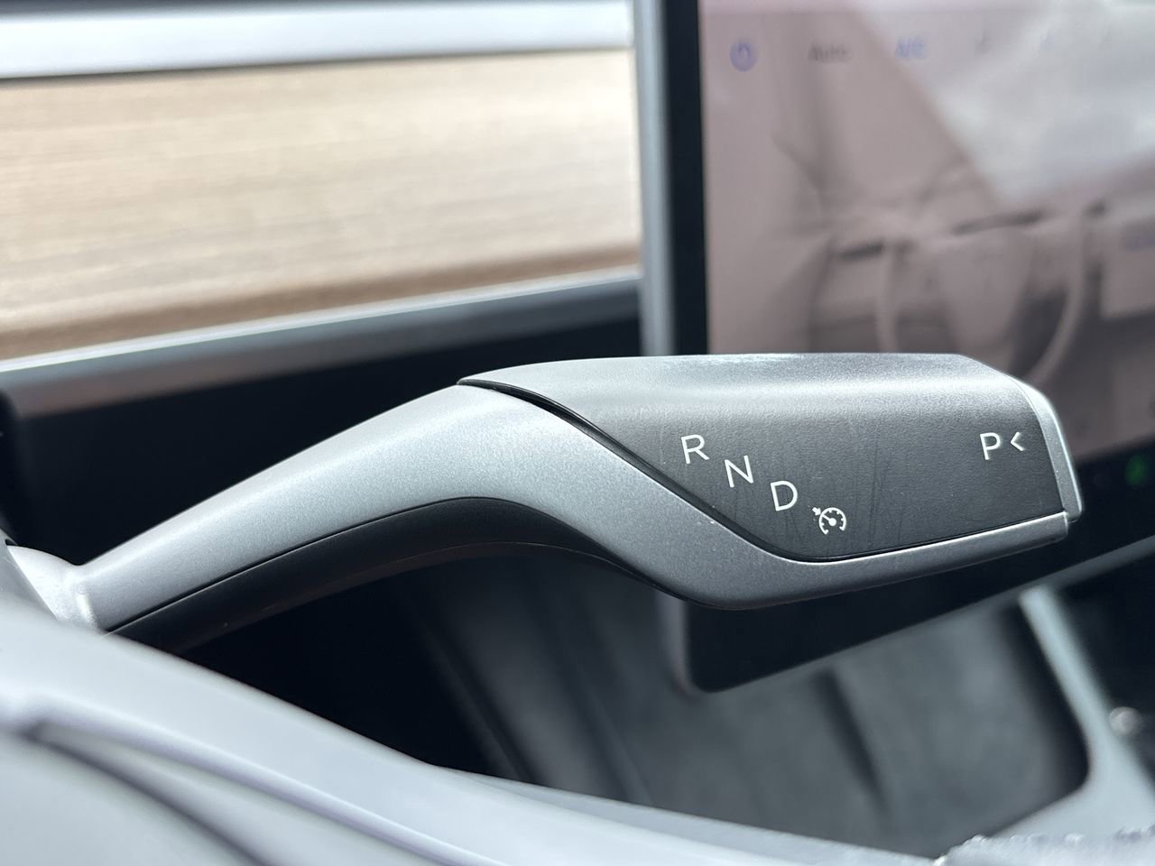 Used 2024 Tesla Model Y 2WD image 23