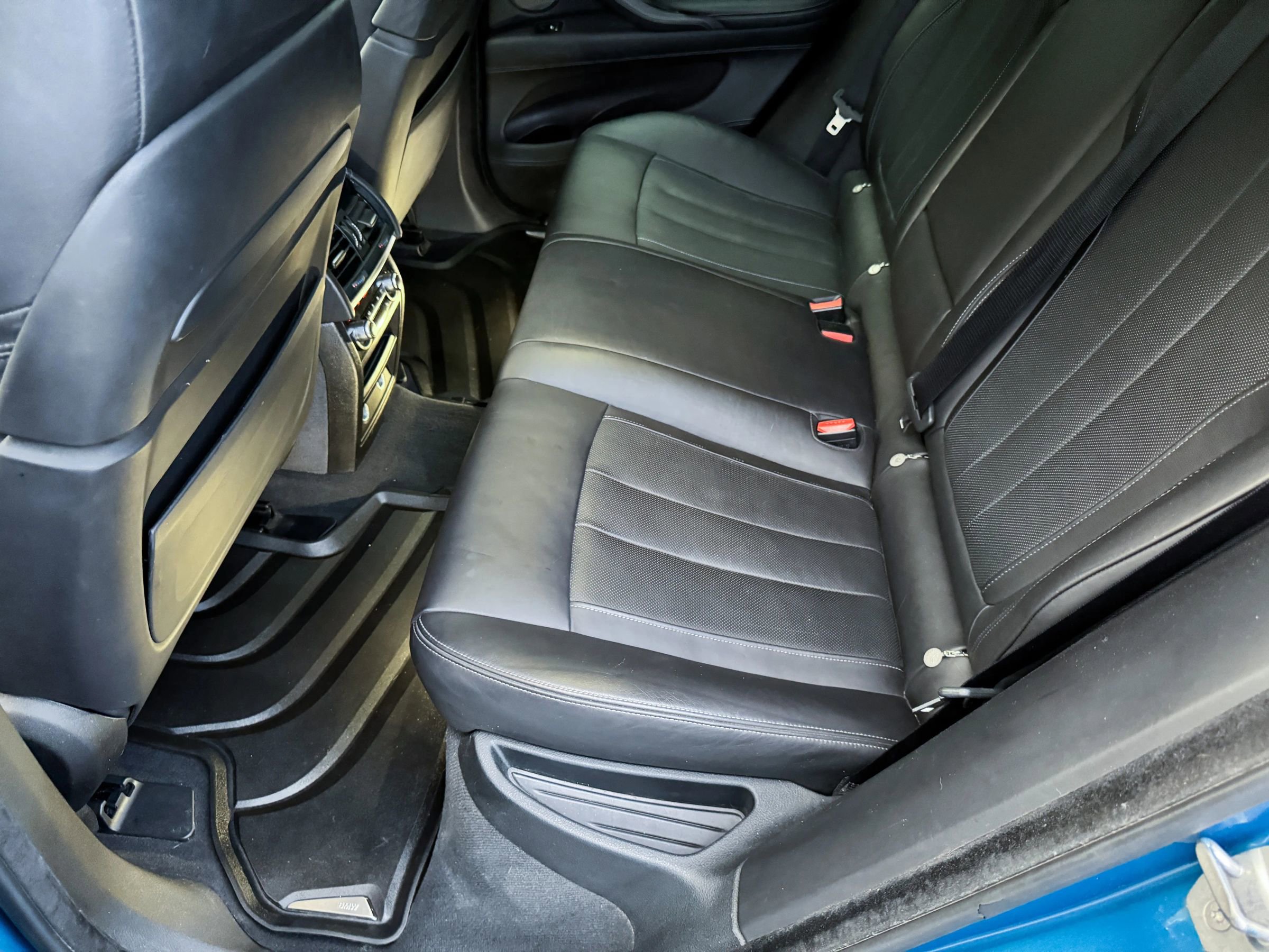 Used 2016 BMW X6 M image 27