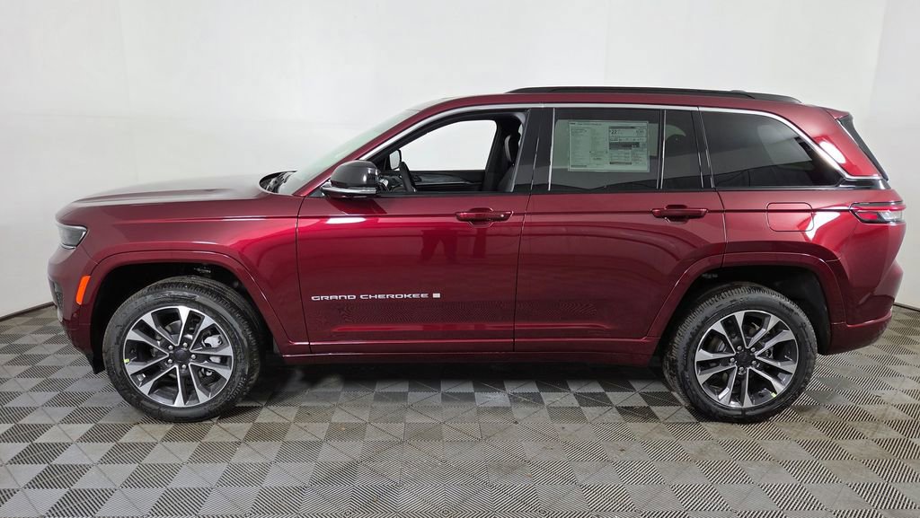 New 2025 Jeep Grand Cherokee Overland w/ Luxury Tech Group IV image 4