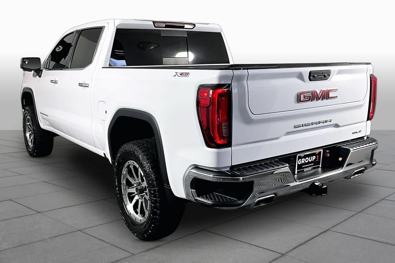 Used 2022 GMC Sierra 1500 SLT w/ SLT Convenience Package AWD/4WD image 11