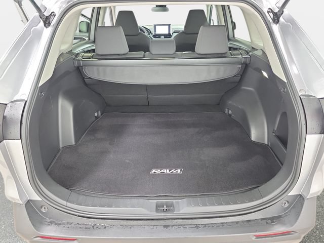Certified 2023 Toyota RAV4 XLE AWD/4WD image 31