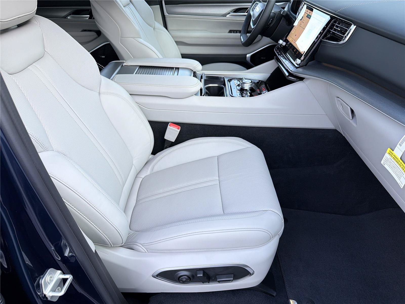 New 2026 Jeep Grand Wagoneer L Limited AWD/4WD image 11