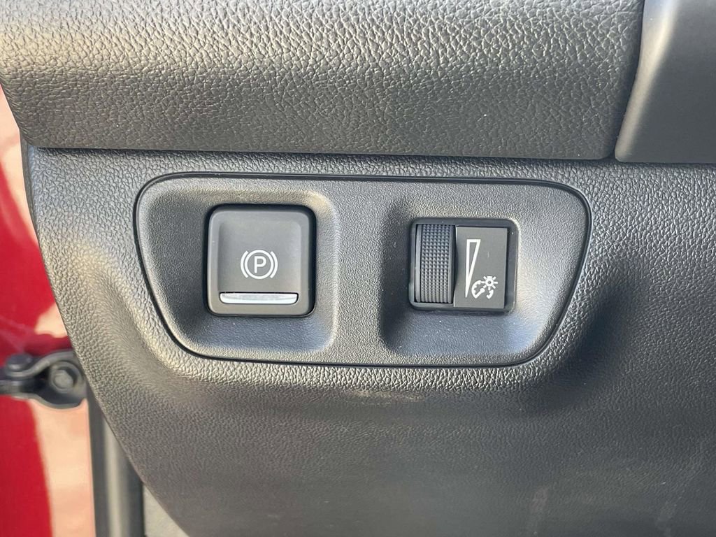 Used 2017 GMC Acadia Denali w/ Technology Package FWD image 21