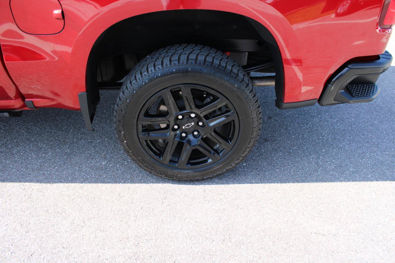 Used 2021 Chevrolet Silverado 1500 LT Trail Boss w/ Convenience Package II AWD/4WD image 4