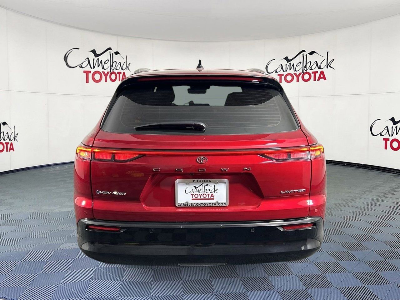 Used 2025 Toyota Crown Signia w/ Advanced Technology Package AWD/4WD image 6