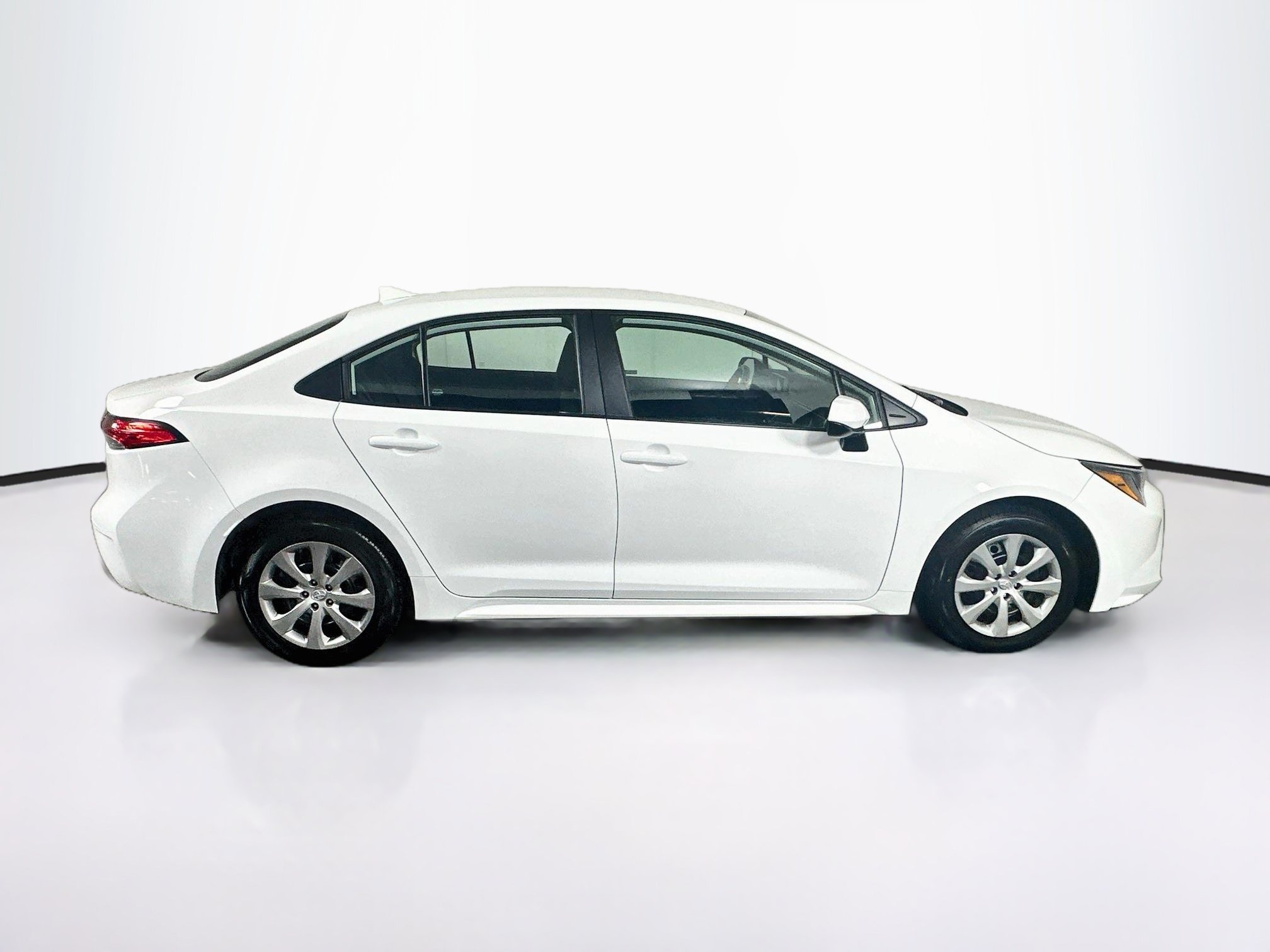 Used 2025 Toyota Corolla LE FWD image 10