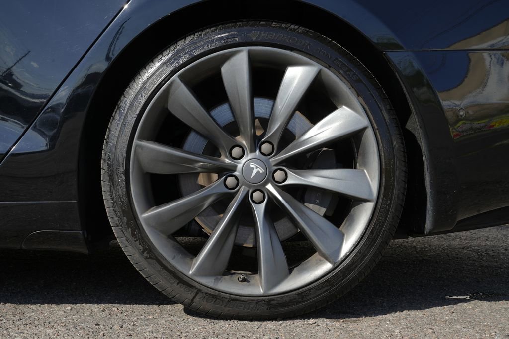 Used 2017 Tesla Model S 75 RWD image 14