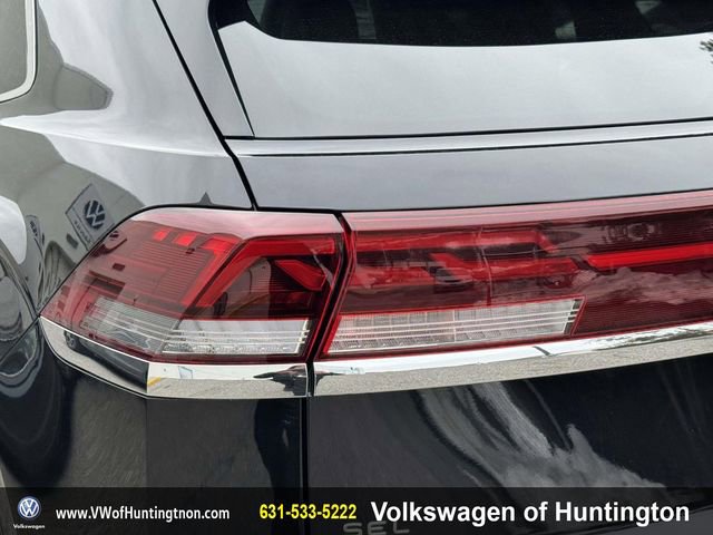 Certified 2025 Volkswagen Atlas Cross Sport SEL Premium R-Line image 9