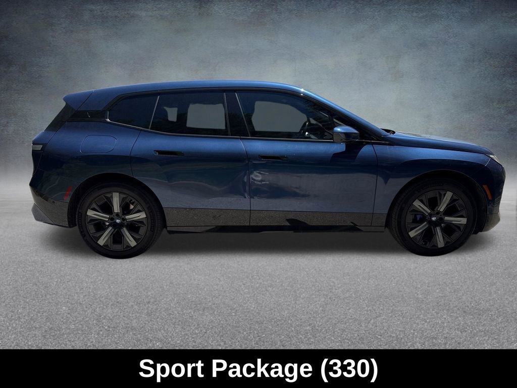 Used 2024 BMW iX xDrive50 w/ Premium Package AWD/4WD image 7