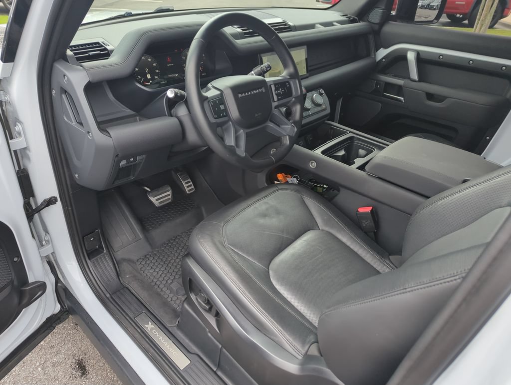 Used 2023 Land Rover Defender 90 X-Dynamic SE AWD/4WD image 10