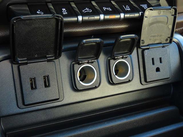 Used 2018 GMC Sierra 3500 Denali w/ Duramax Plus Package image 32