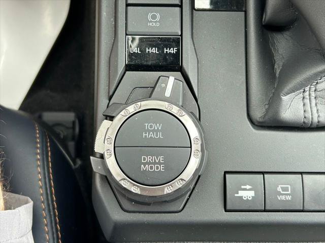 Certified 2025 Toyota 4Runner Platinum AWD/4WD image 35