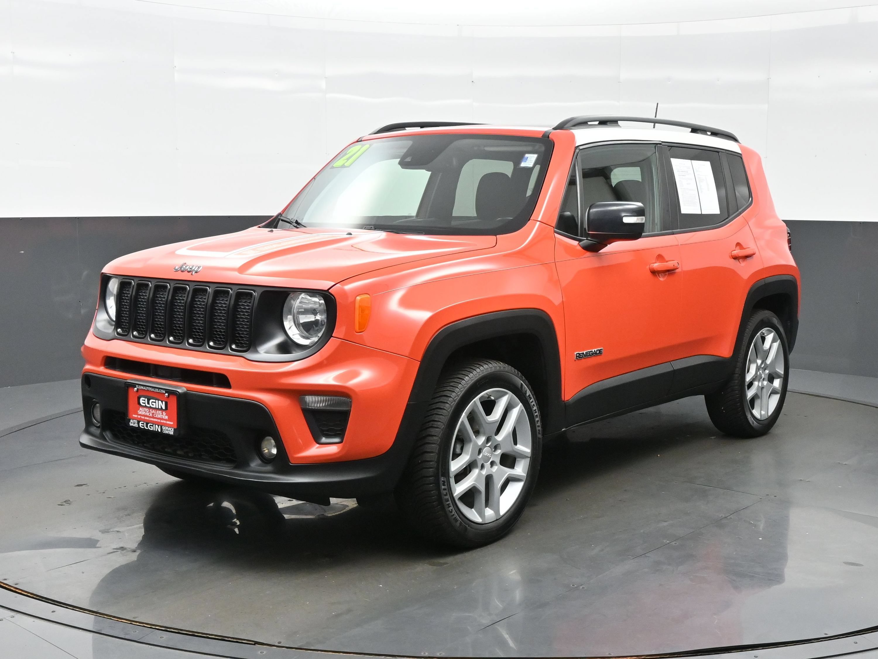 Used 2021 Jeep Renegade Latitude AWD/4WD image 2