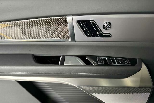 New 2026 Cadillac Vistiq Sport w/ LPO, Floor Liner Package AWD/4WD image 11