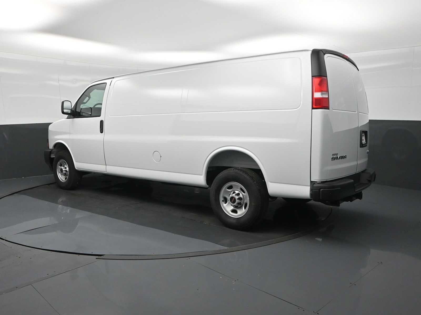 New 2026 GMC Savana 3500 Extended w/ Driver Convenience Package RWD image 4