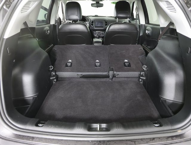 Used 2020 Jeep Compass Latitude image 10