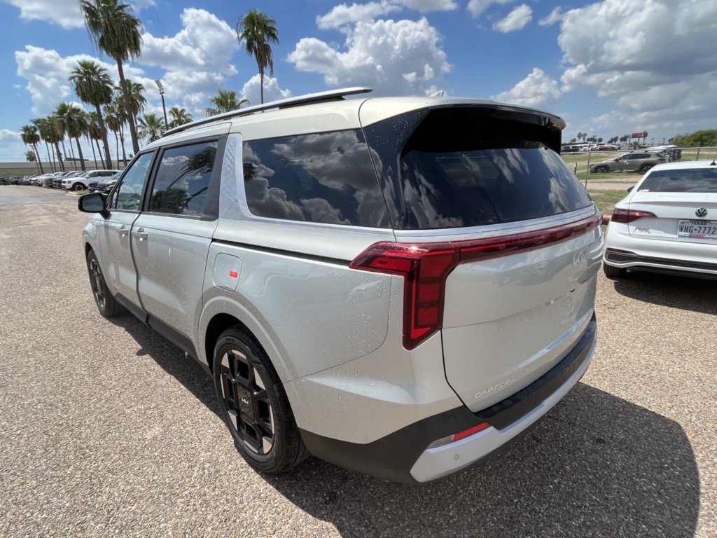 New 2026 Kia Carnival EX image 5
