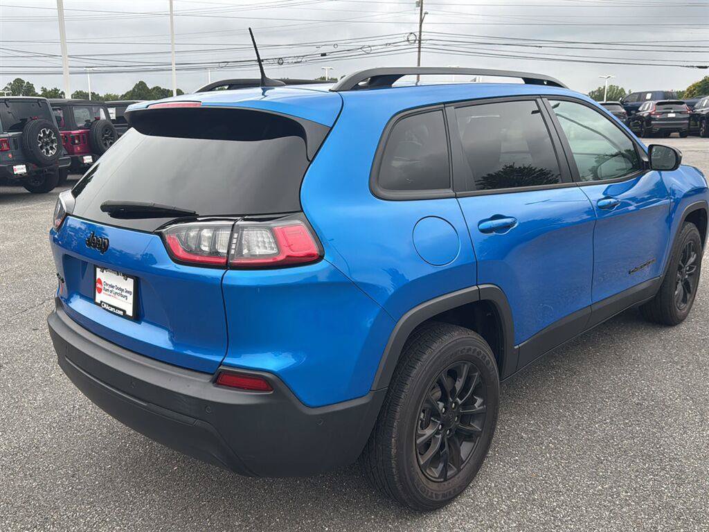 Used 2023 Jeep Cherokee Altitude Lux AWD/4WD image 5
