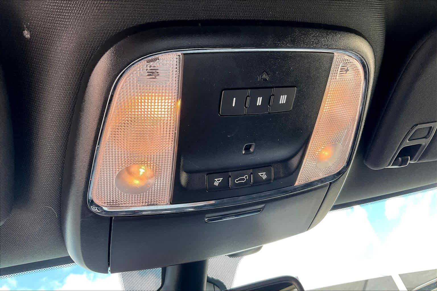 Used 2019 Jeep Grand Cherokee Altitude AWD/4WD image 32