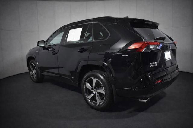 Used 2022 Toyota RAV4 SE w/ Weather & Moonroof Package AWD/4WD image 4