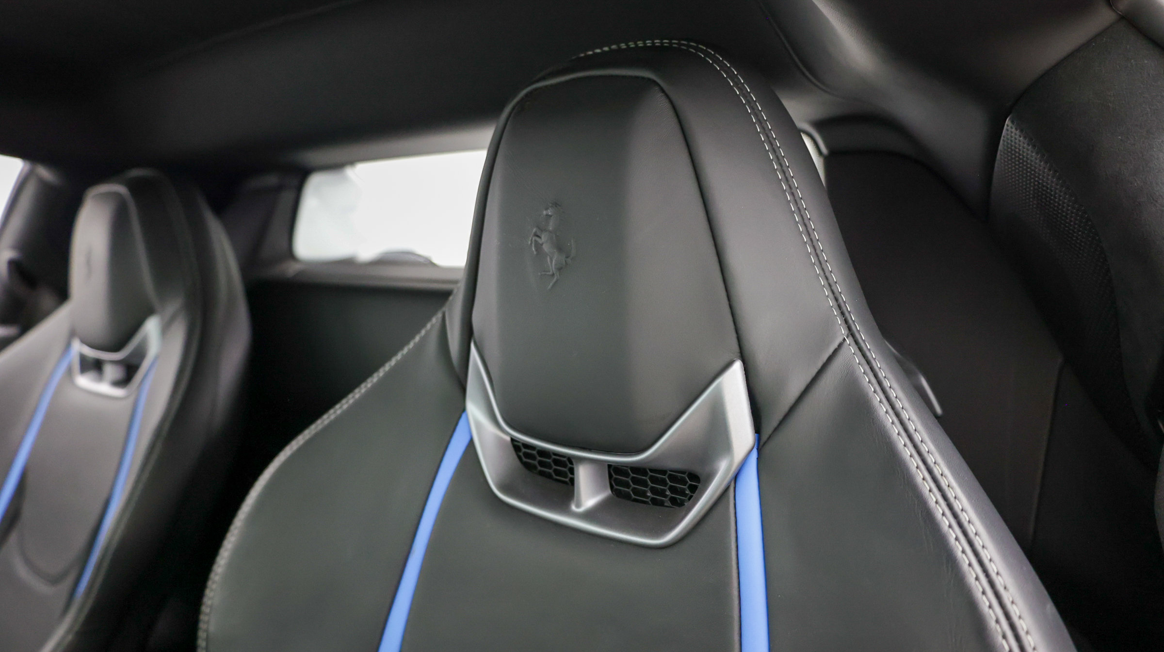 Used 2022 Ferrari 296 GTB RWD image 43