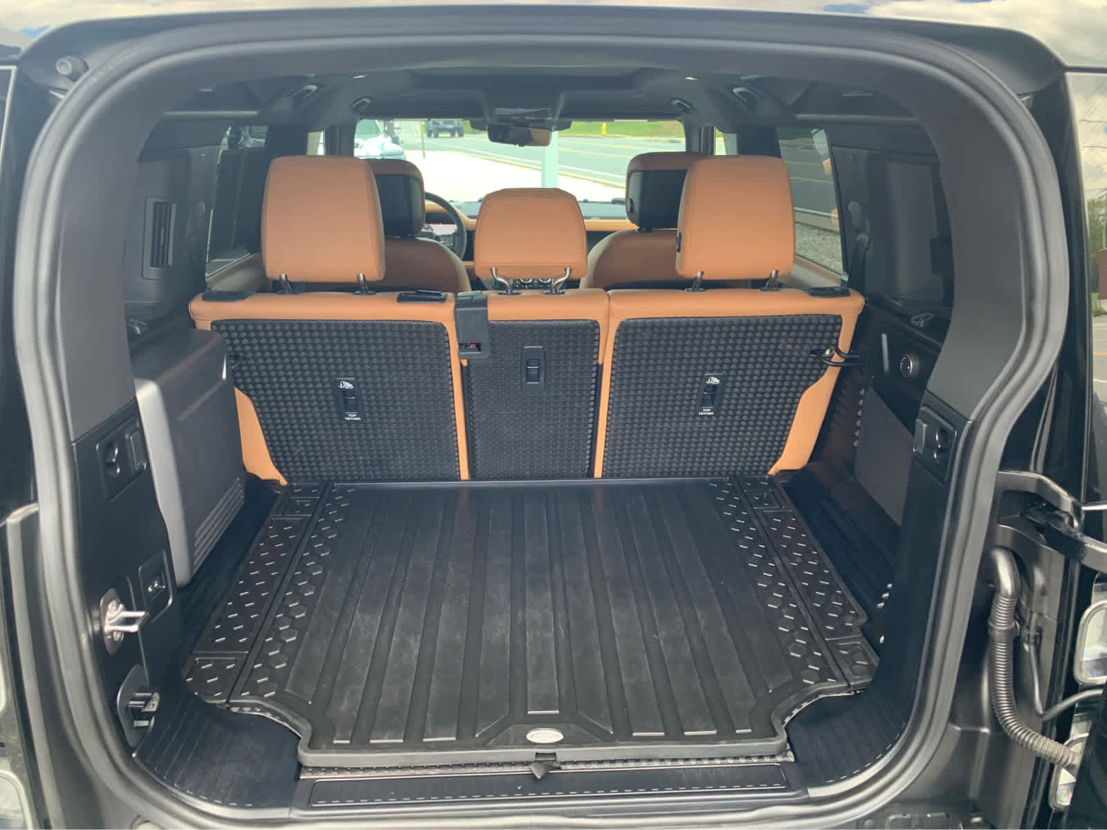 Used 2024 Land Rover Defender 110 Carpathian Edition AWD/4WD image 6