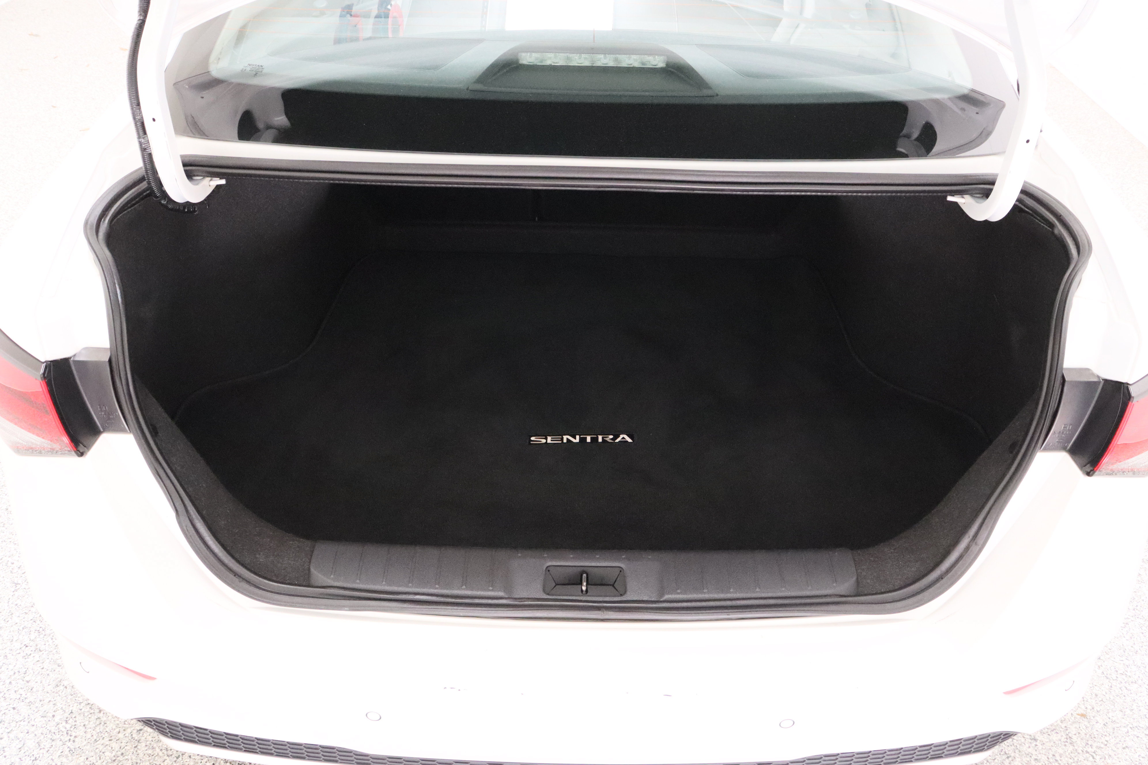 Used 2024 Nissan Sentra SV FWD image 30
