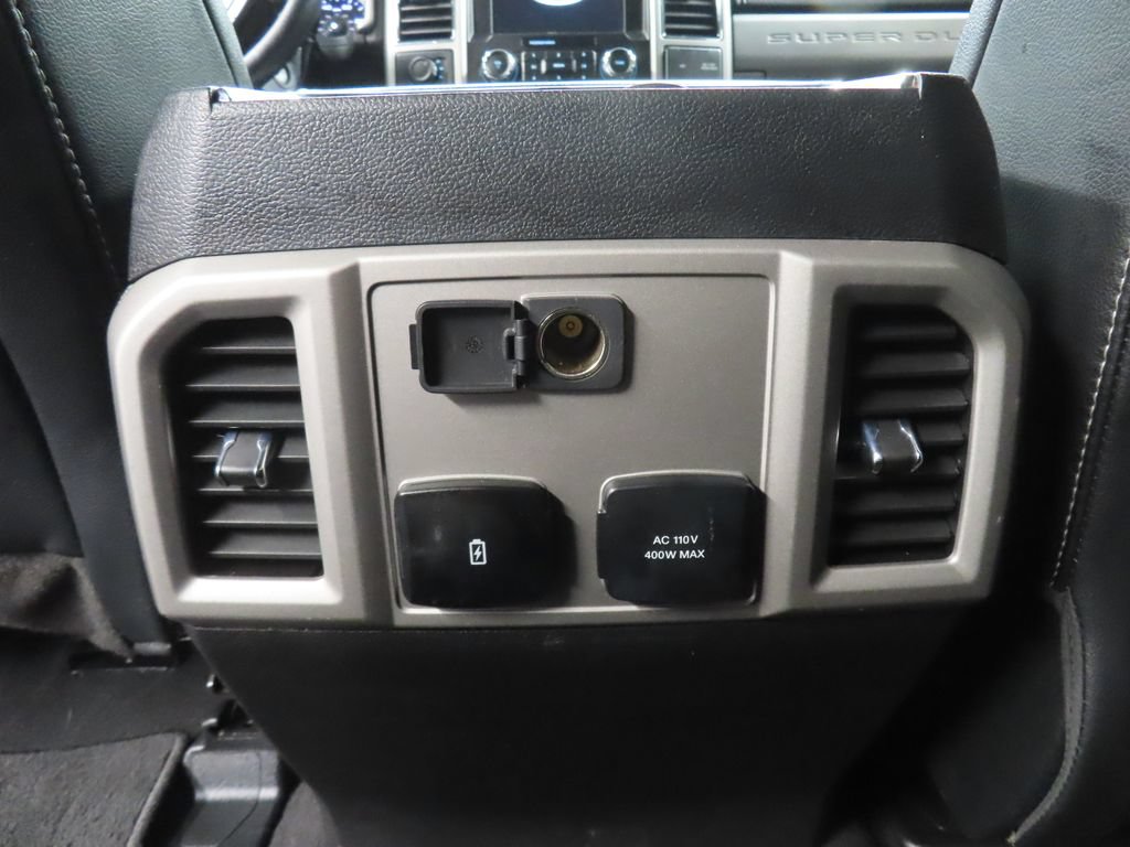 Used 2021 Ford F250 Lariat w/ Lariat Value Package AWD/4WD image 11
