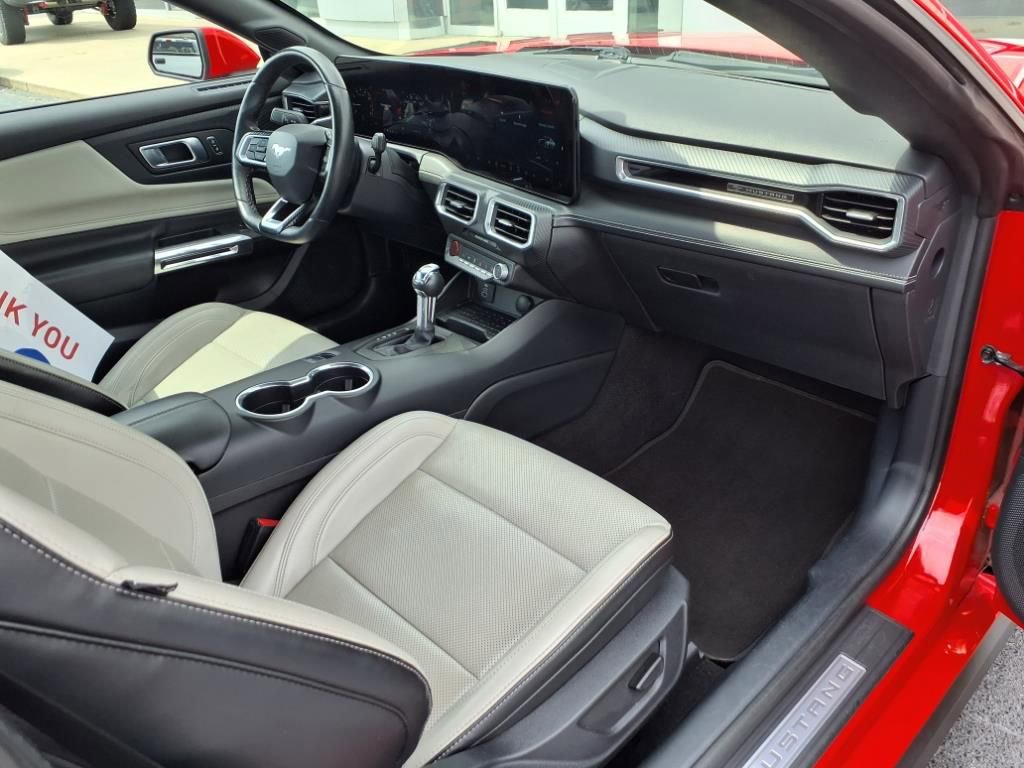 Used 2024 Ford Mustang Premium image 6