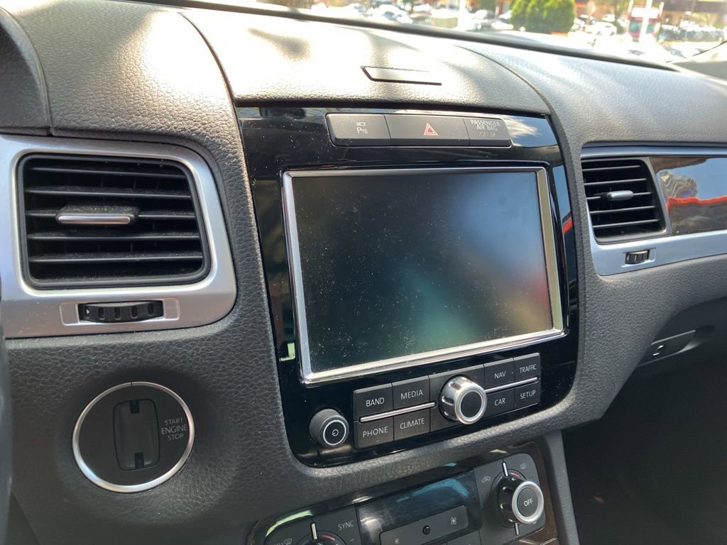 Used 2014 Volkswagen Touareg Executive image 13