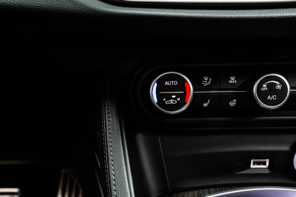 Used 2023 Alfa Romeo Stelvio Ti image 29