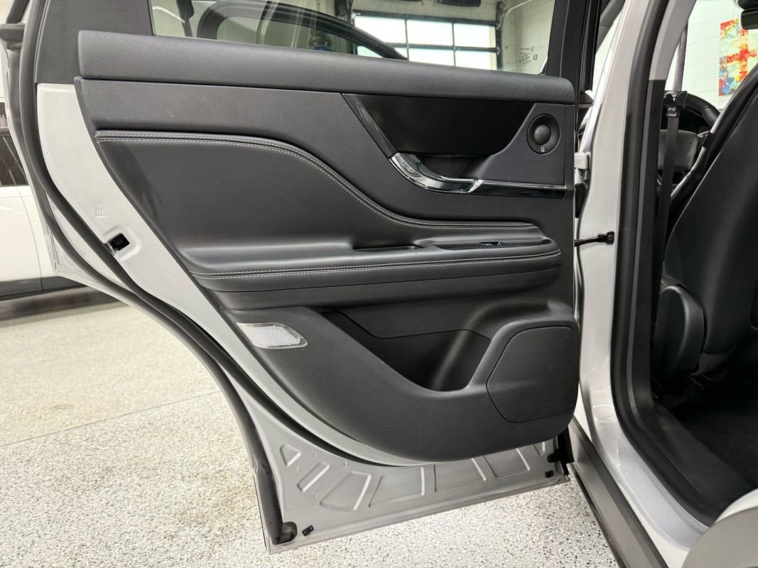 Used 2020 Lincoln Corsair Reserve w/ Equipment Group 201A image 13