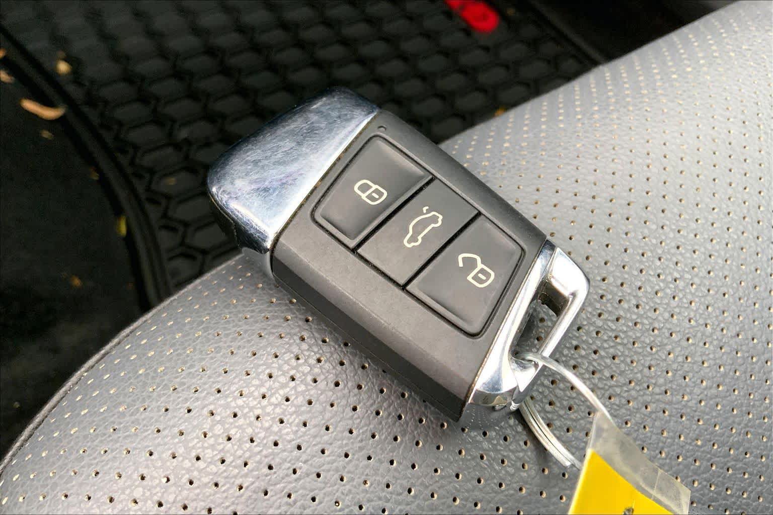 Used 2025 Volkswagen Jetta GLI Autobahn FWD image 14