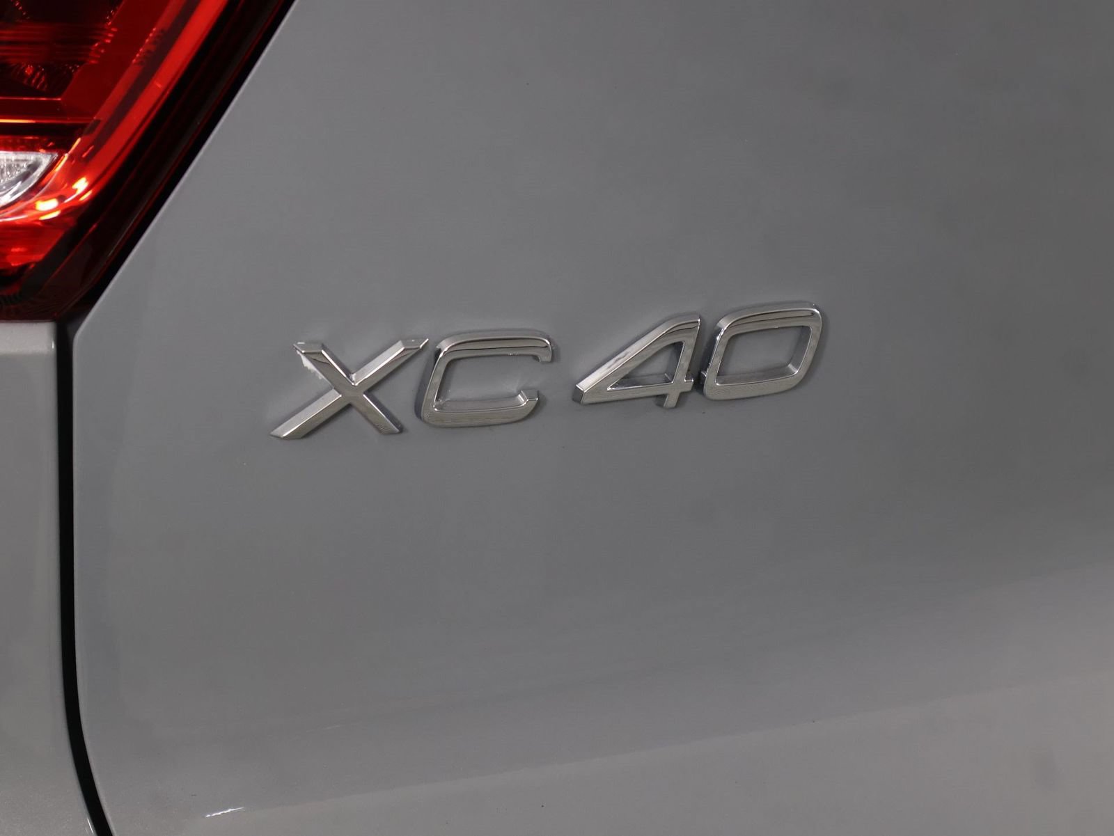 Certified 2026 Volvo XC40 B5 Plus AWD/4WD image 19