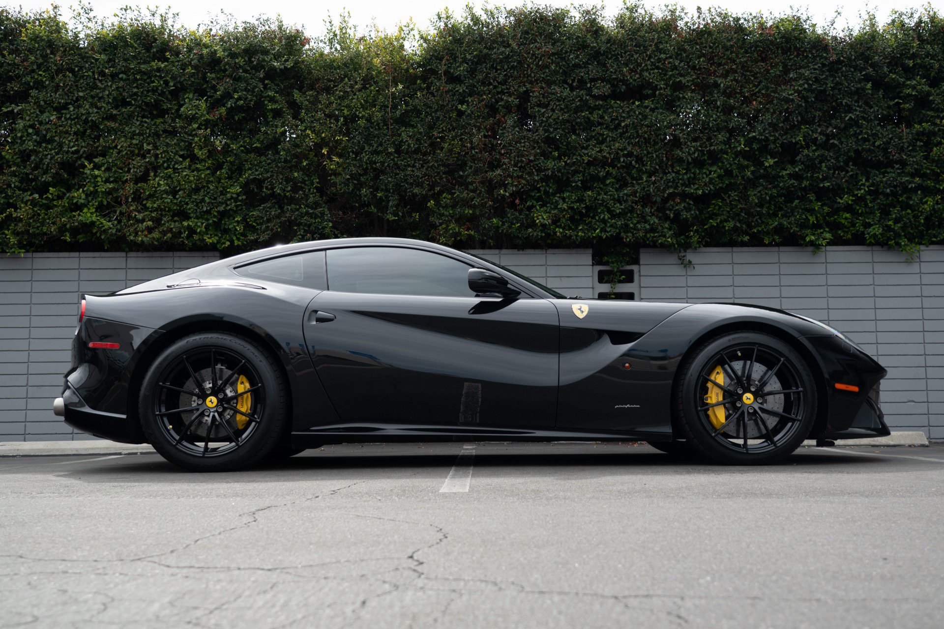 Used 2014 Ferrari F12 Berlinetta RWD image 8